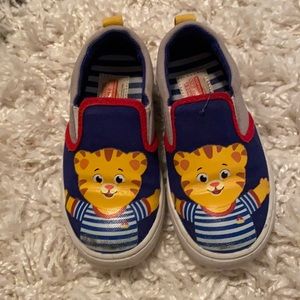 Daniel tiger toddler sneakers slip on shoe size 8 boy girl gender neutral